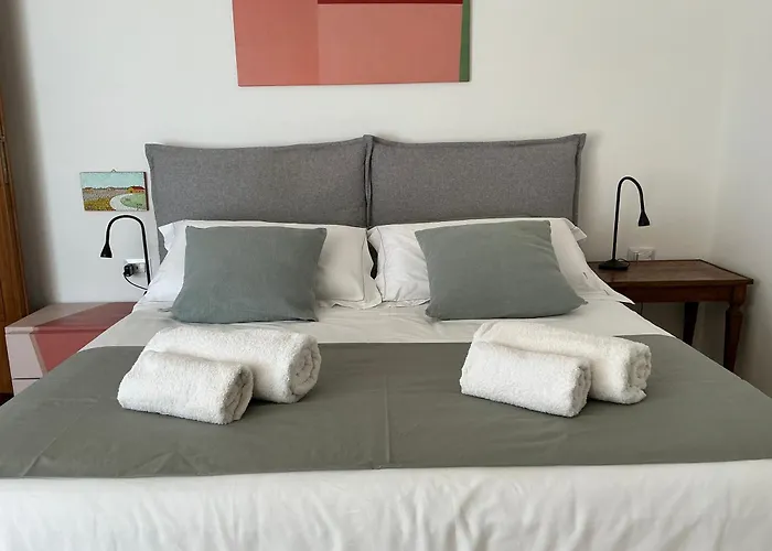 Apartment Internal 5 *